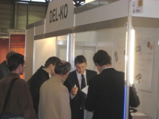 Präsentation von neuen LED Lampen und Strahler auf der Messe 1 LED Leuchtmittel Ausstellung GU10 MR16 1