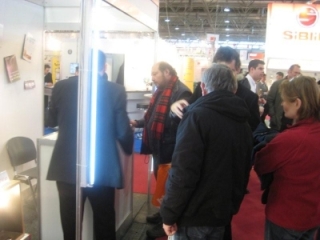 Präsentation von neuen LED Lampen und Strahler auf der Messe 5 LED Leuchtmittel Ausstellung GU10 MR16 5