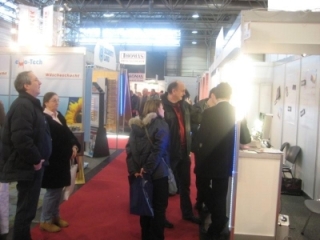 Präsentation von neuen LED Lampen und Strahler auf der Messe 6 LED Leuchtmittel Ausstellung GU10 MR16 6