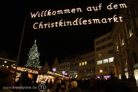 LED Weihnachtsbeleuchtung auf dem Christkindlesmarkt LED Weihnachtsbeleuchtung auf dem Christkindlesmarkt